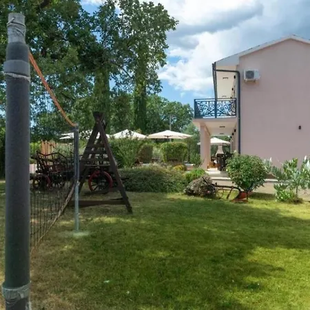 House Pecina With Pool And Jacuzzi *