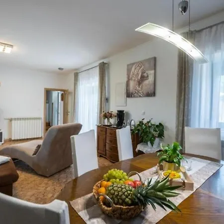 House Pecina With Pool And Jacuzzi Sarići