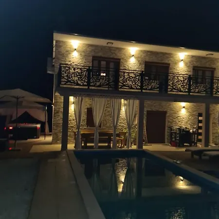 House Pecina With Pool And Jacuzzi Villa Sarici (Istria)