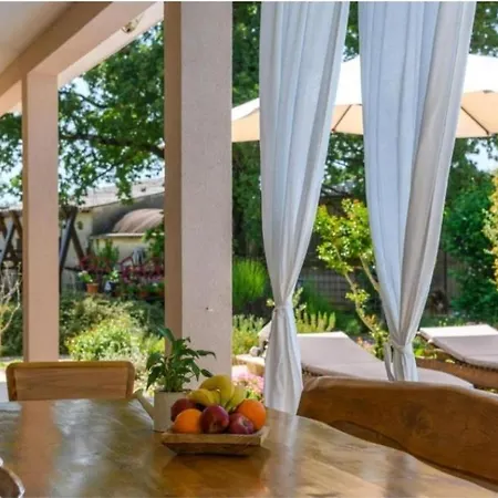 House Pecina With Pool And Jacuzzi Sarici (Istria)