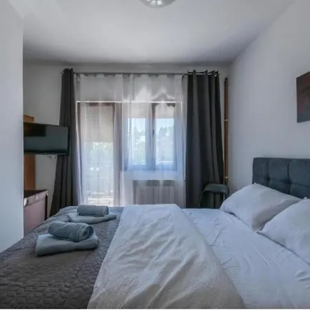 Villa House Pecina With Pool And Jacuzzi Sarici (Istria)